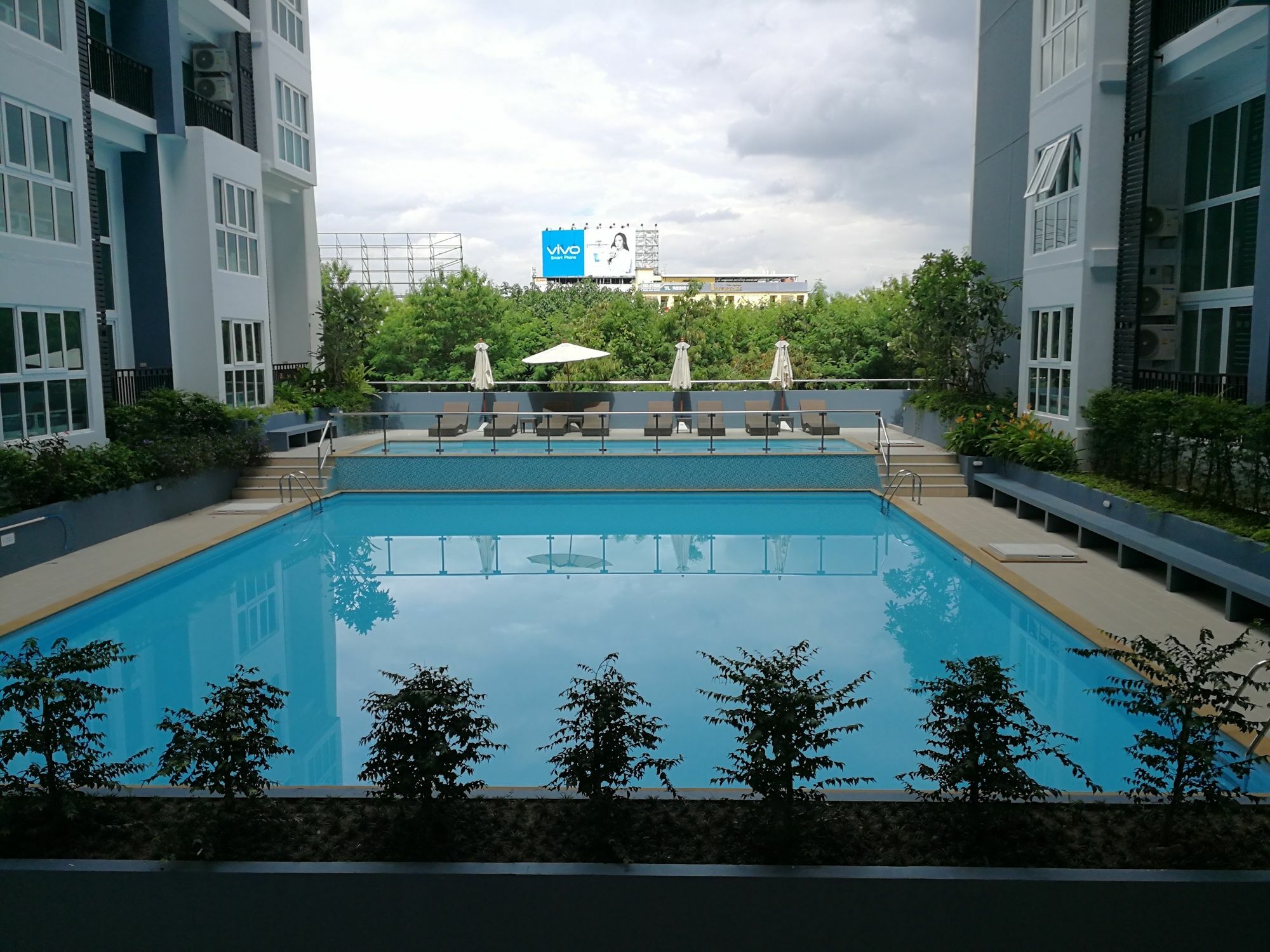 The Prio Condo By Loto Chiang Mai Exteriör bild